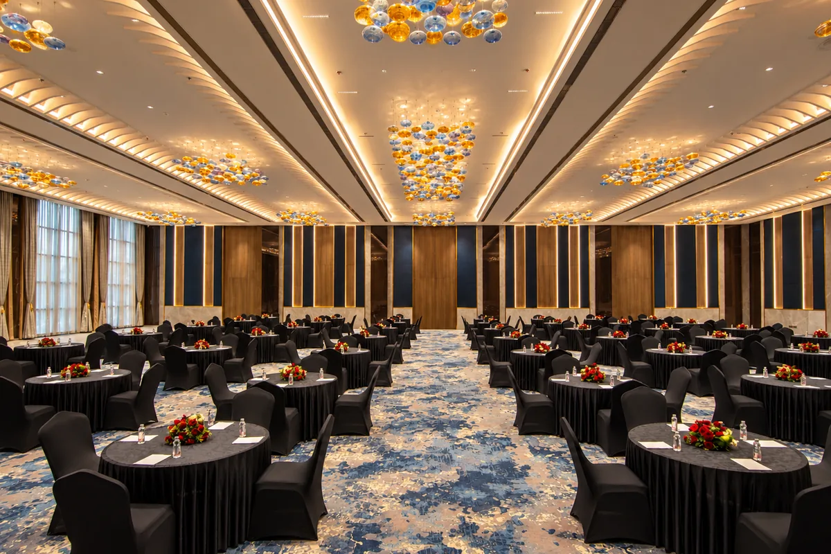 Areca I set with round tables